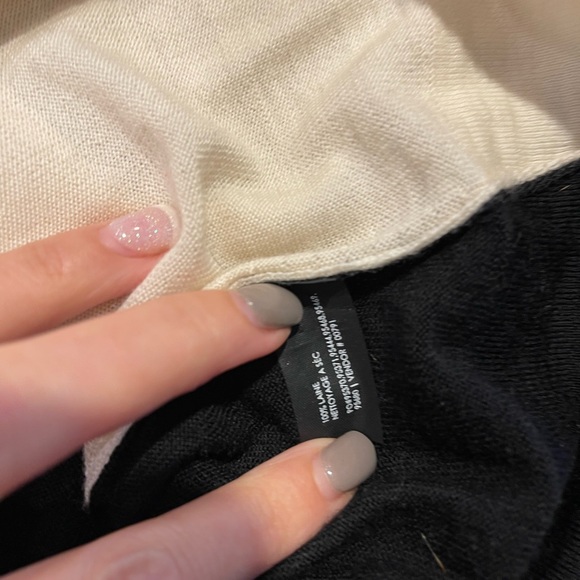 Club Monaco sweater perfect to wear out and casual. - Picture 5 of 5